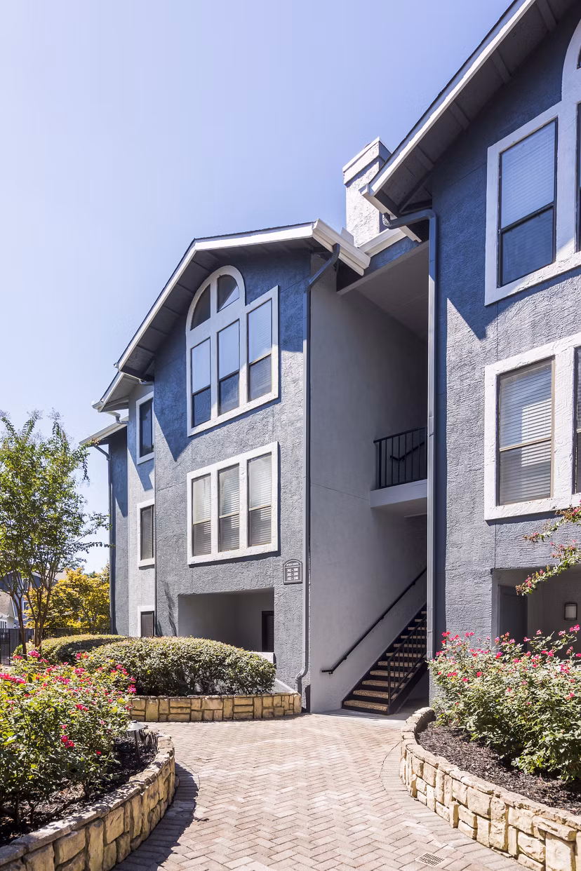 Aventura Dunwoody Apartments: Luxury living high-rise with modern design in the heart of Atlanta