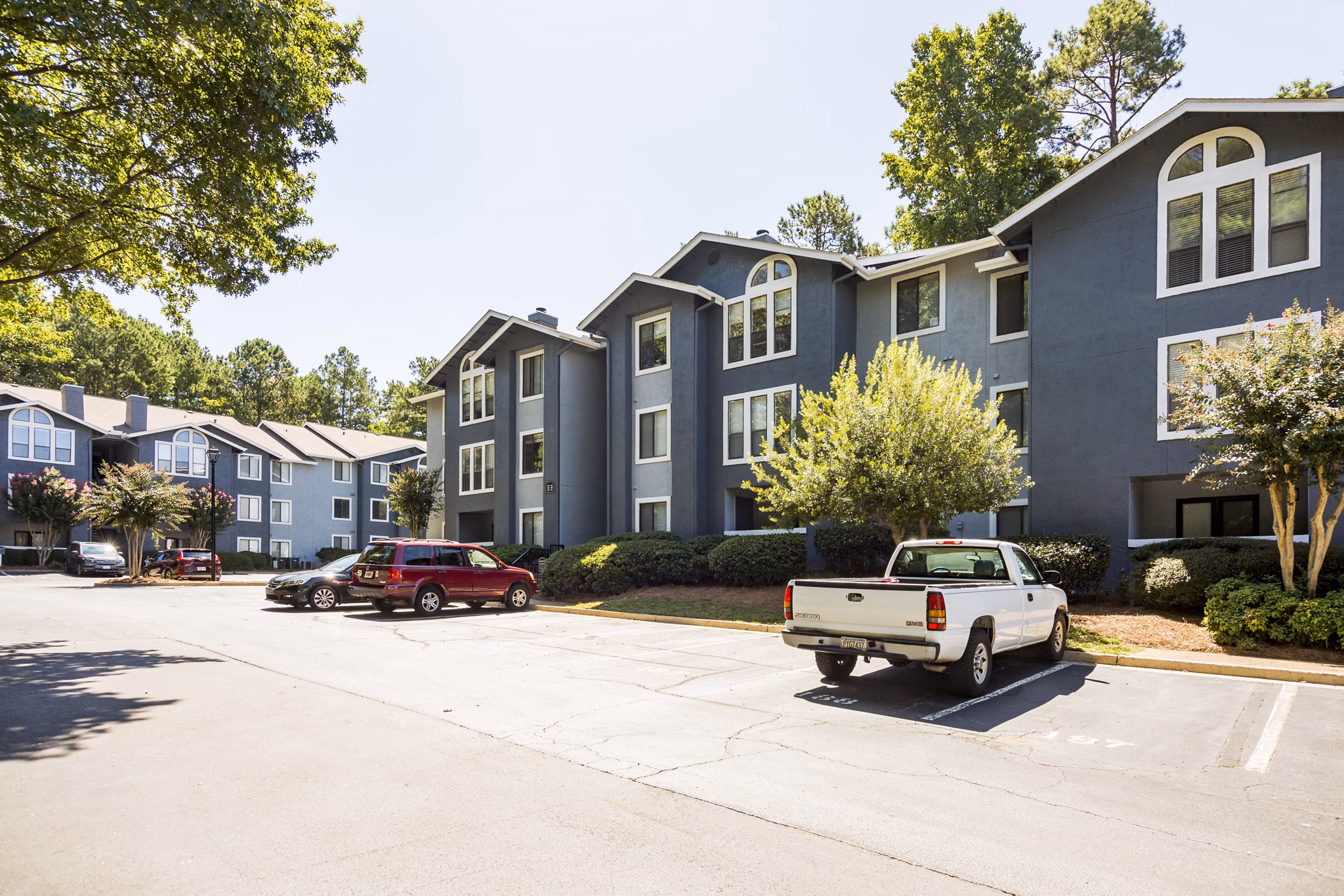 Aventura Dunwoody: Luxury apartment with lush landscaping in Dunwoody
