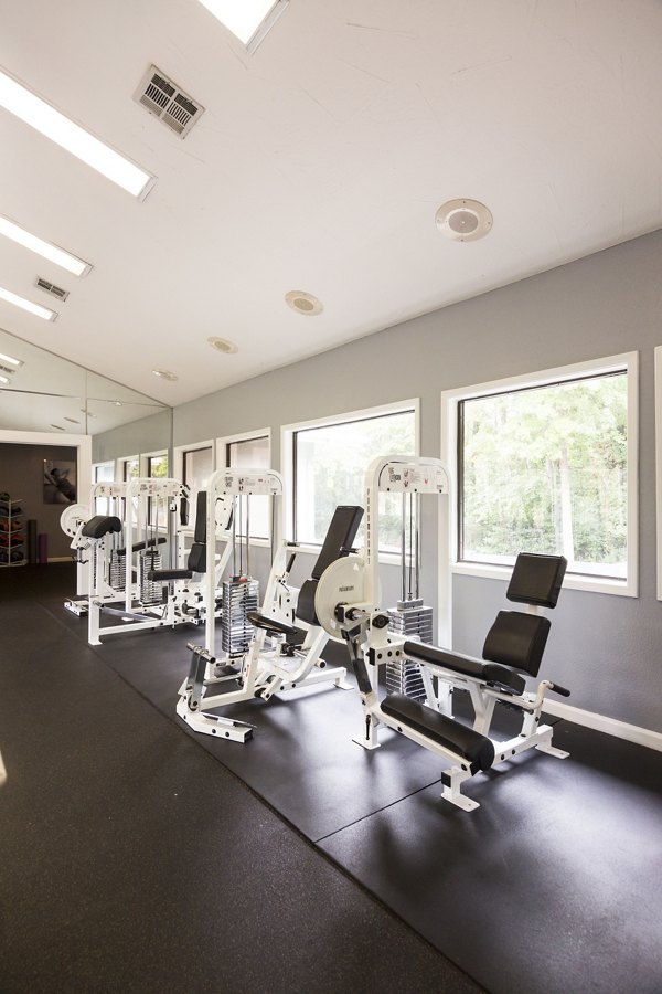 fitness center at Aventura Dunwoody Apartments