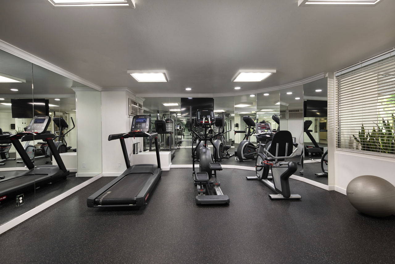 Warner Pointe Woodland Hills Ca 3 of 12