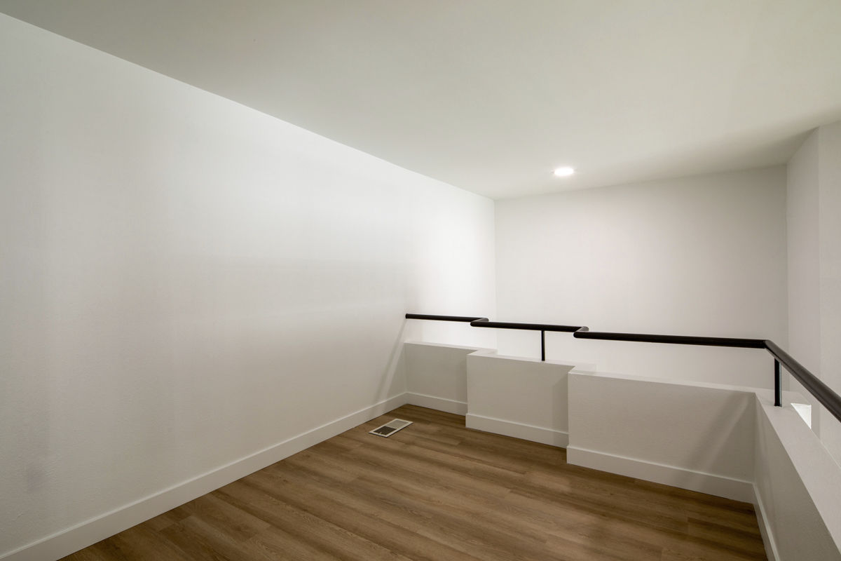 Warner Pointe 17 of 25
