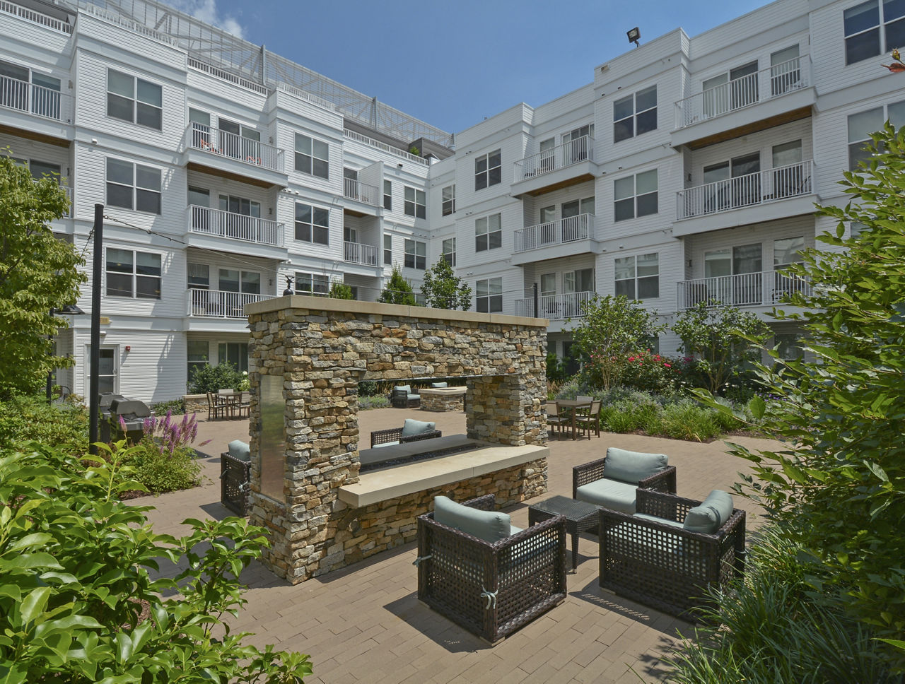 Grill area at 75 Tresser (2 of 4)