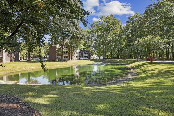 Courtyard with modern seating and gardens at Luna Pointe Apartments, a luxury property in the heart of the city's Greystar community