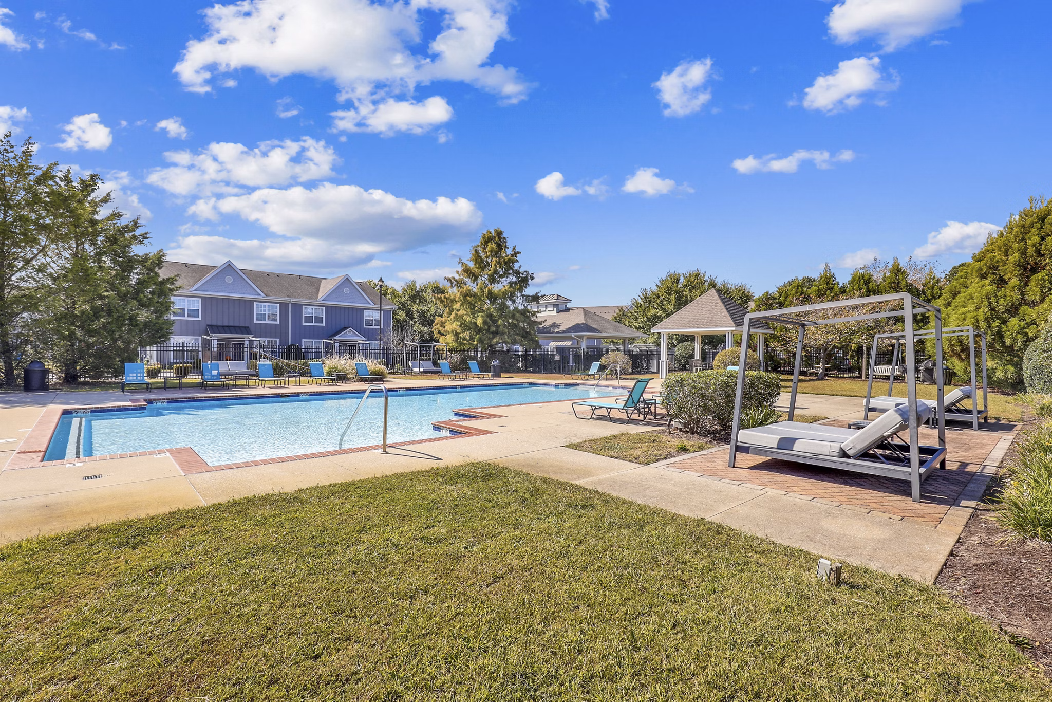 pool at Trail Creek Apartments