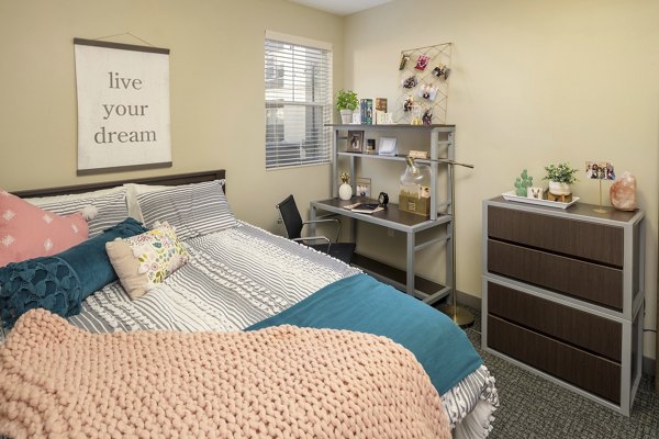 bedroom at Hillside Commons Apartments