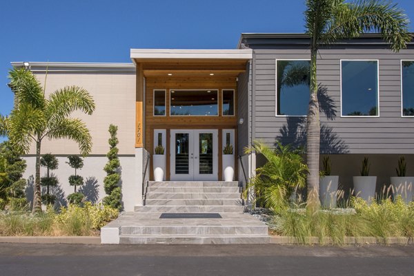 Westmount at Winter Park: Elegant view of modern luxury apartments in a lush, tranquil setting in Winter Park