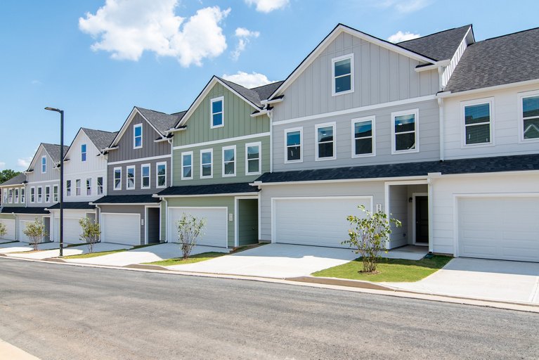 building at Summerwell Parkway Village Apartments