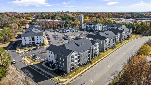 Arlow at Blue Ridge: Elegant of high-rise luxury apartments in city center
