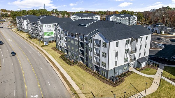 Arlow at Blue Ridge: Elegant of luxury apartment building in scenic surroundings