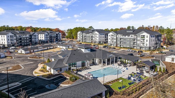 Arlow at Blue Ridge: Contemporary of luxury apartments nestled in a scenic setting