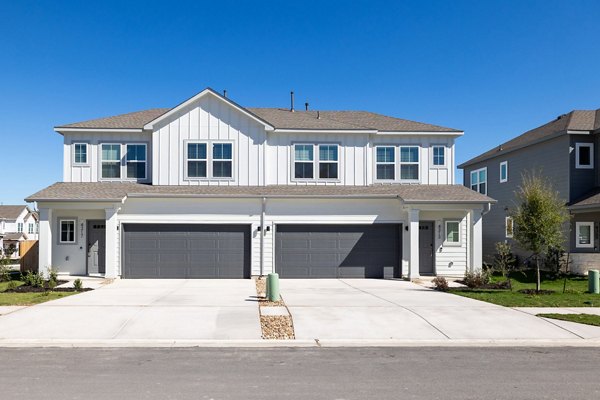 Caso University Heights: Modern luxury apartments view in prime location