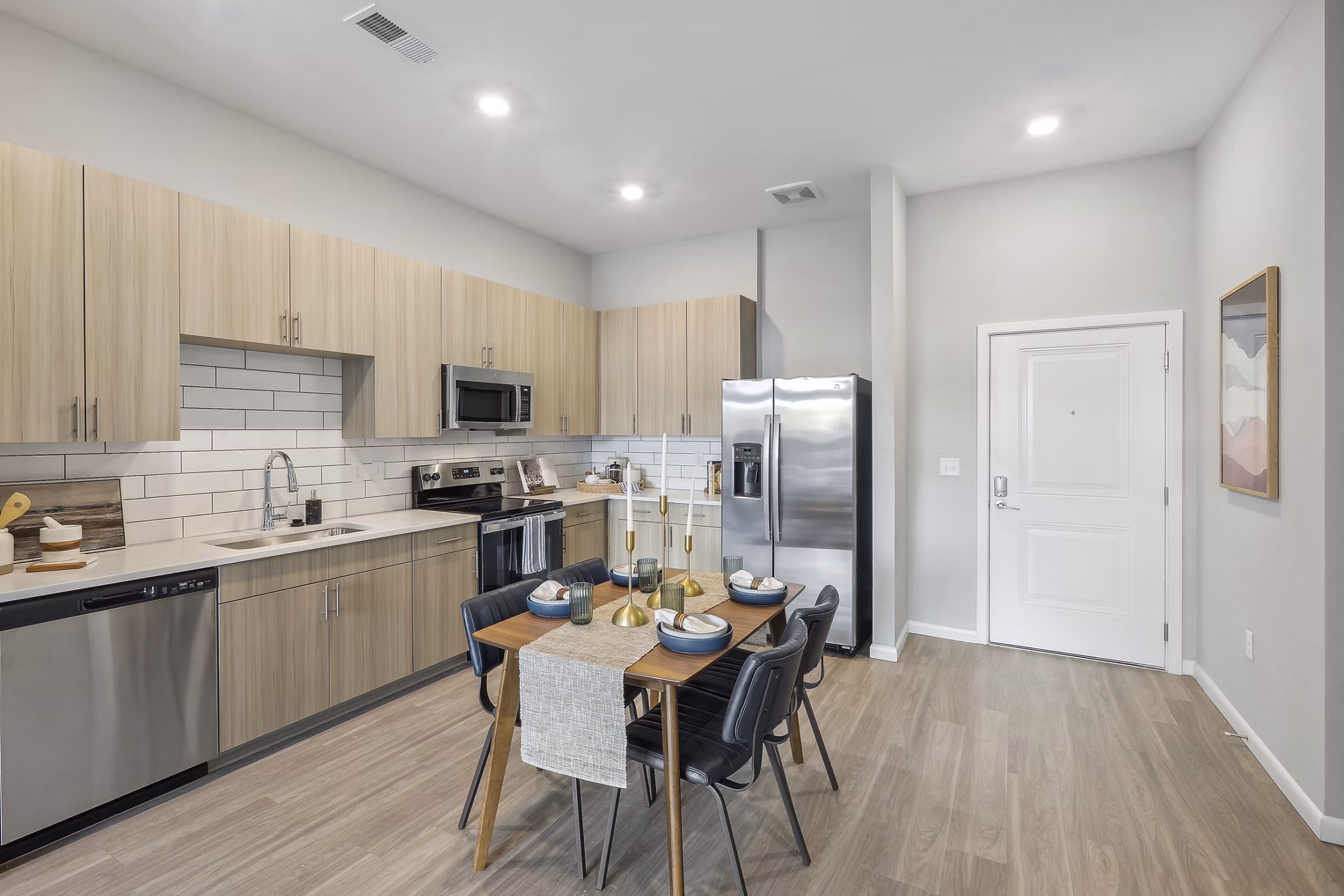Modern kitchen with stainless steel appliances at Innsbrook Square Apartments