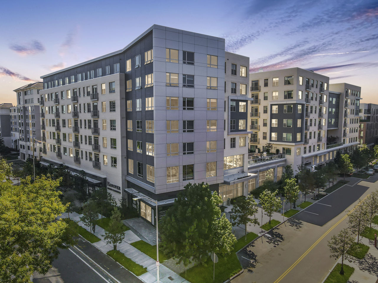 Urbane at Alewife apartments near Tufts