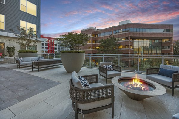 courtyard at Hanover North Cambridge Apartments