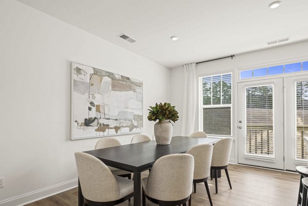 dining room at Affinity at Oak Hills Apartments 