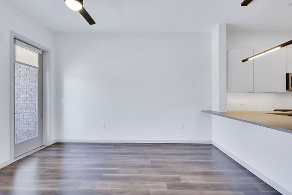 dining area at Ensley Apartments