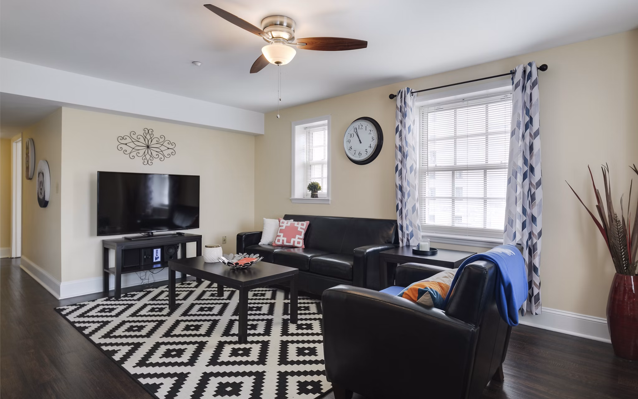 living room at Coronado Place and Towers Apartments