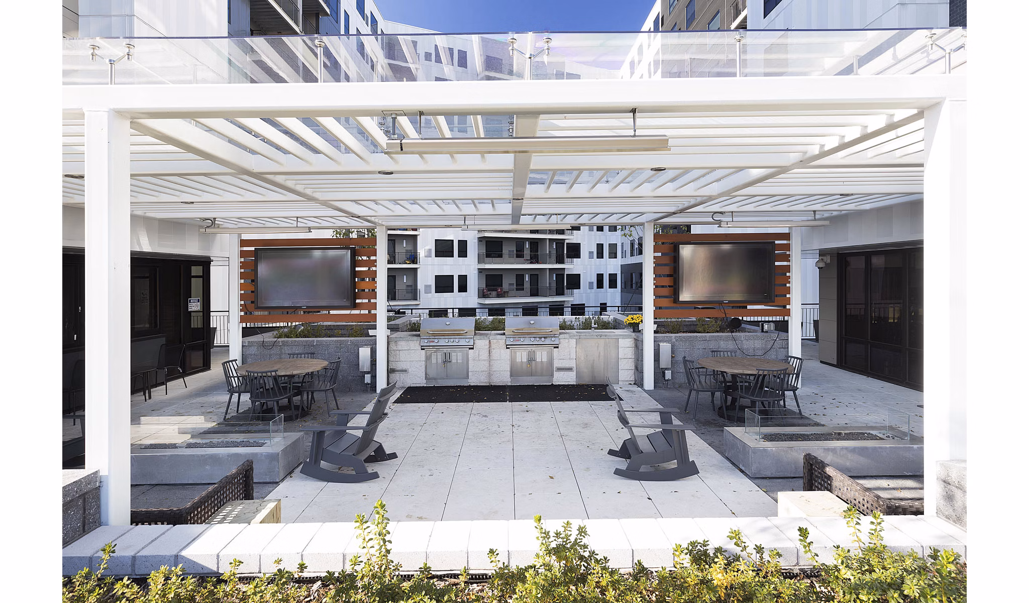 grill area at SkyVue Apartments