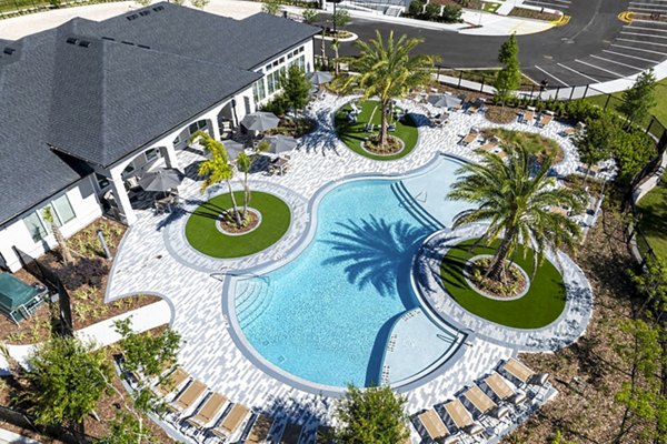 pool at Prose Horizons Village Apartments