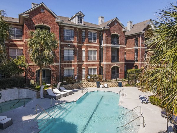 pool at Enclave at La Frontera Apartments