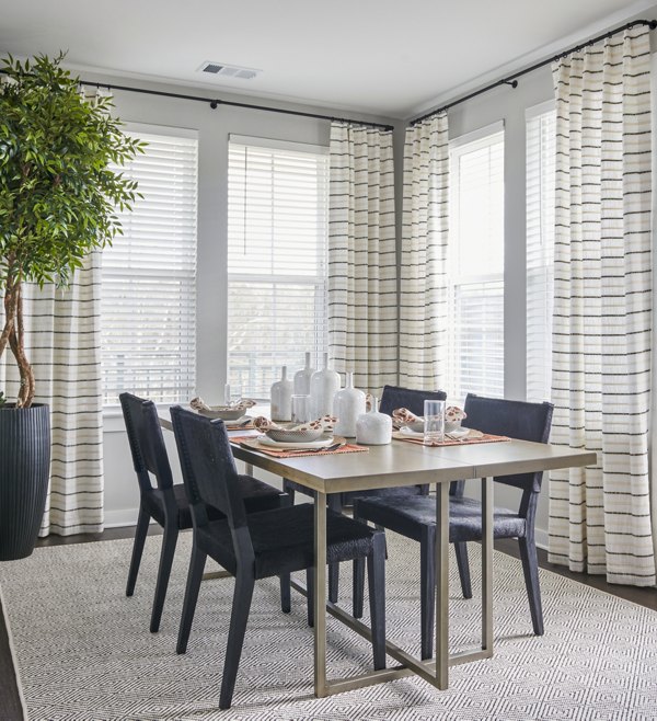 dining room at Series at Riverview Landing Apartments