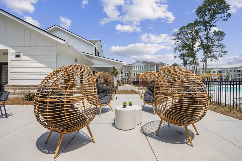 patio at 4000 Margaret Apartments