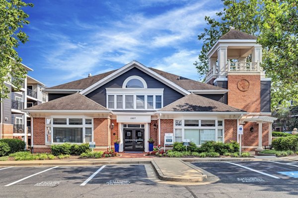 exterior at Columbia Crossing Apartments