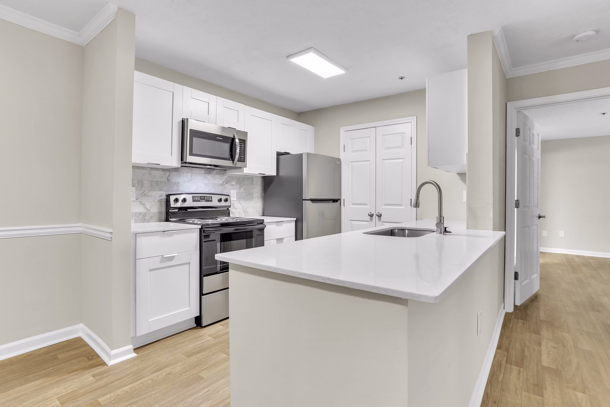 kitchen at Bridgewater Apartments 