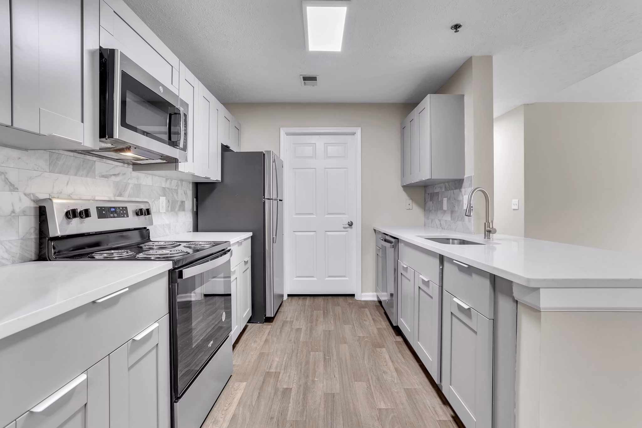 kitchen at Bridgewater Apartments 