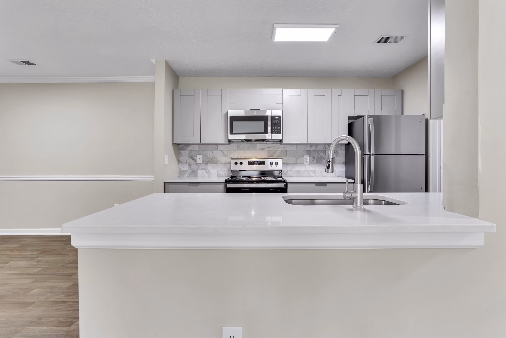 kitchen at Bridgewater Apartments 