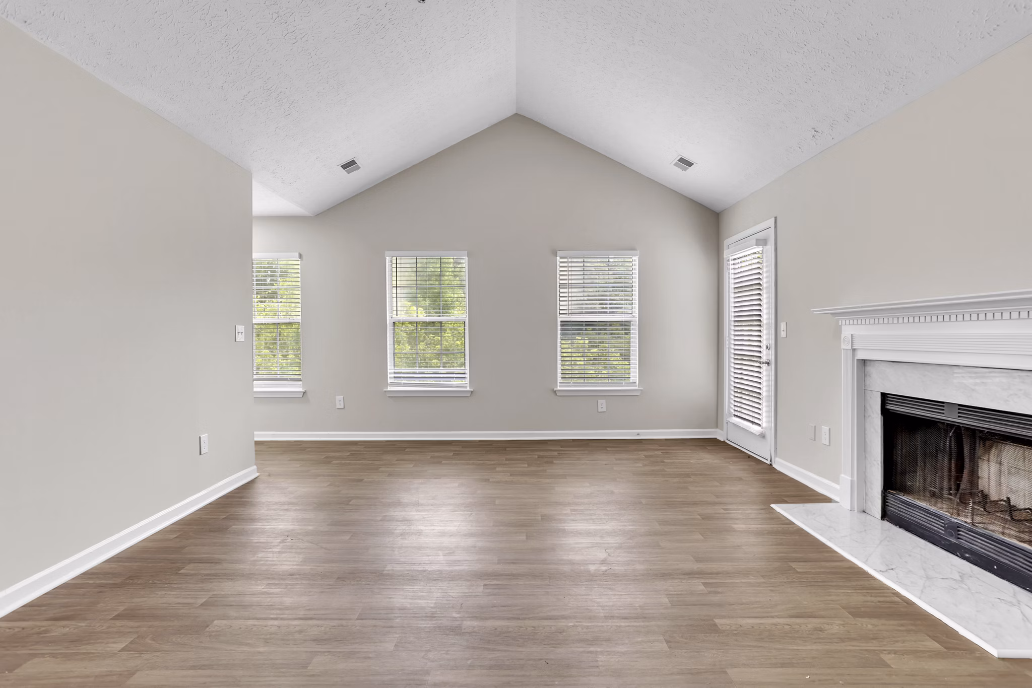 living room at Bridgewater Apartments 