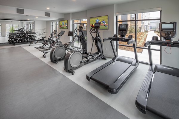 fitness center at Prose Hayden Island Apartments 