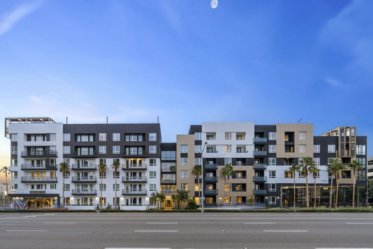Aurum is a similar property to Luminaira and Espaira located in Irvine
