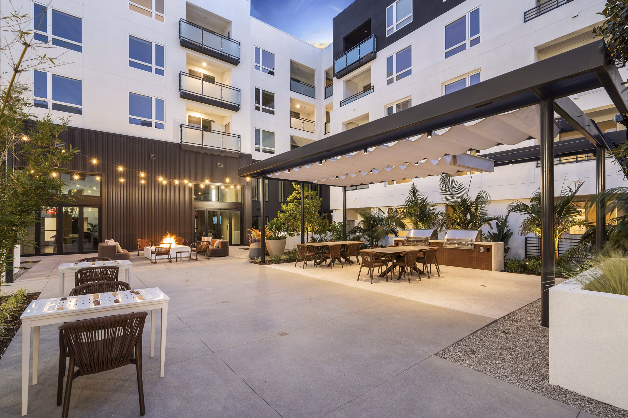 grill area at Aurum Apartments 