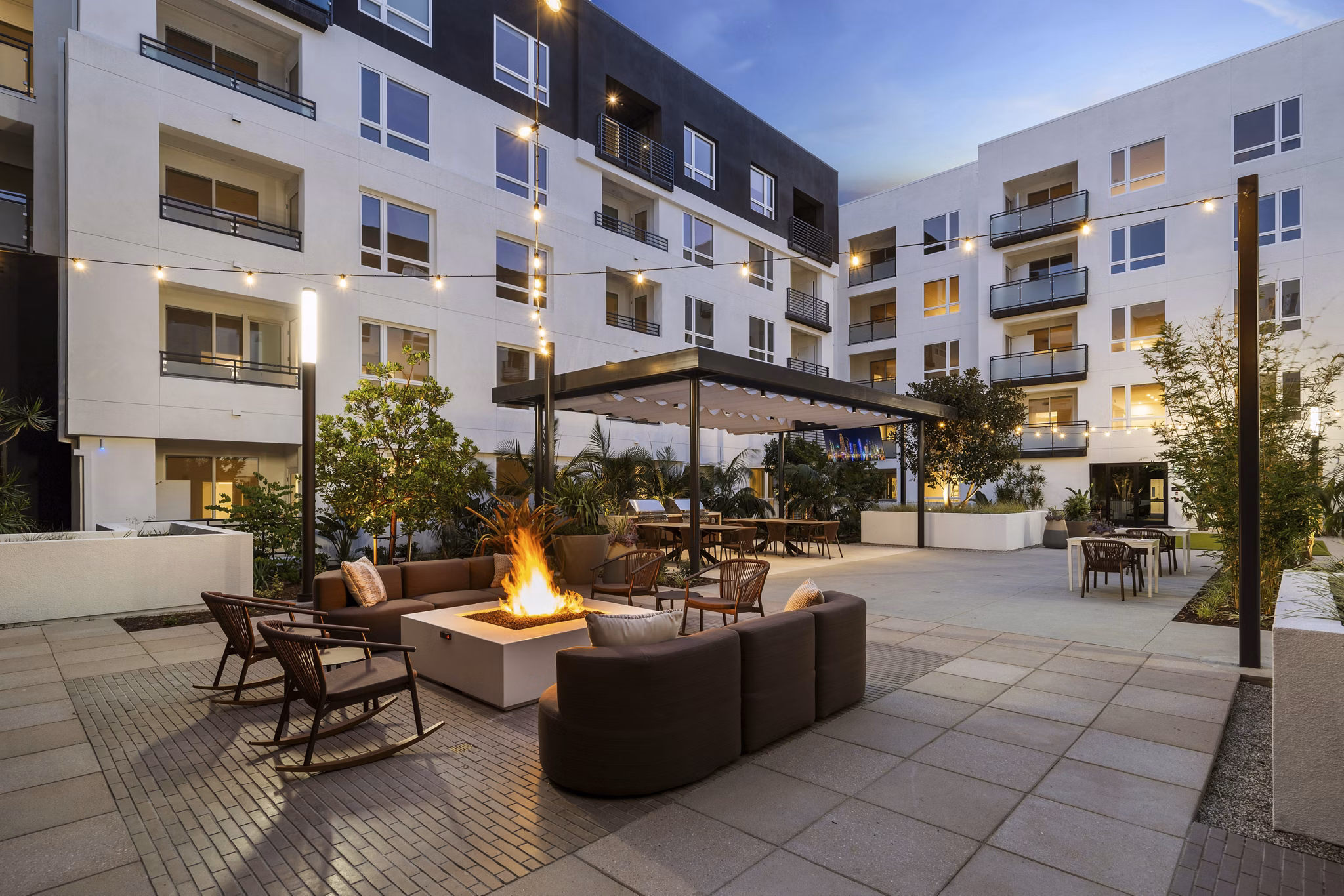 grill area at Aurum Apartments 