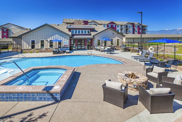 pool/hot tub/jacuzzi at Retreat at Patriot Park Apartments