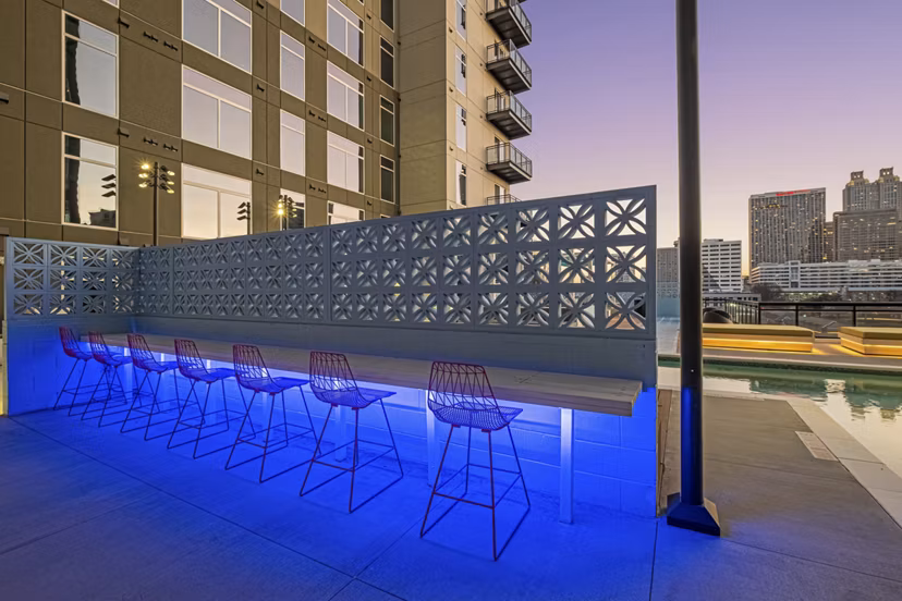 patio at 505 Courtland Apartments