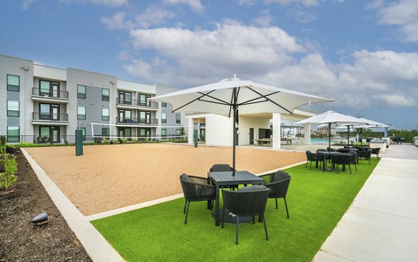 Sport court for basketball and tennis at The Sommery Apartments