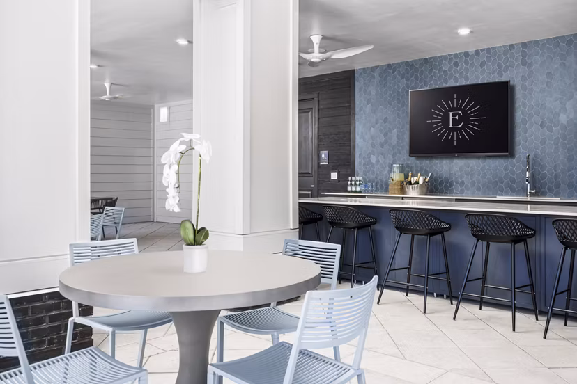 The Elliott Apartments: Stylish clubhouse with modern furnishings in luxury community