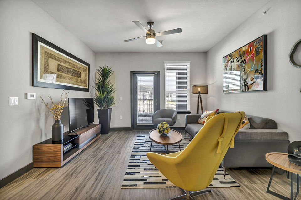 living room at Haven at Mission Trace Apartments