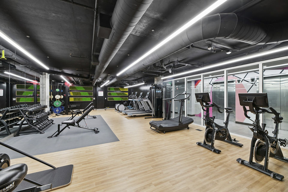 Fitness center with state-of-the-art equipment at Collection 14 Apartments