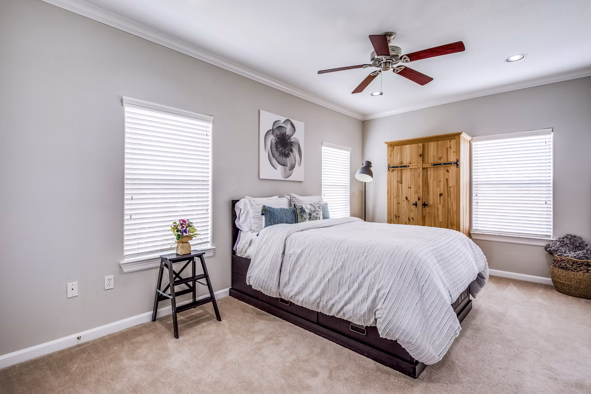 Cozy bedroom with modern decor at Addicks Stone Village Apartments