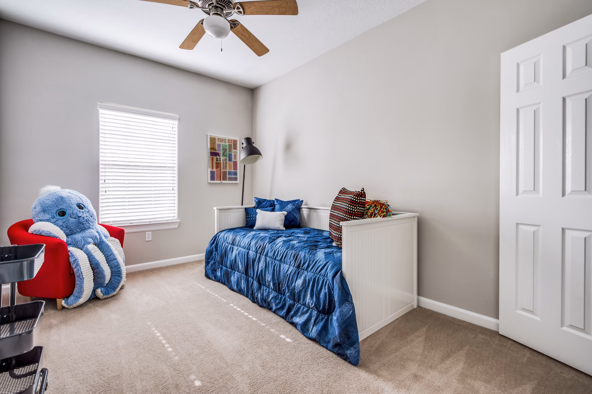 Bedroom with modern decor and cozy atmosphere at Addicks Stone Village Apartments