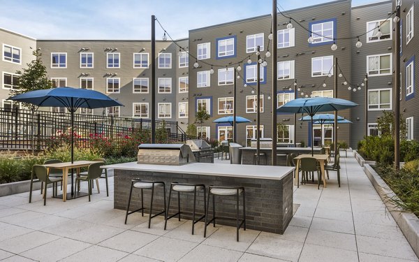 grill area at Anthem Everett Apartments