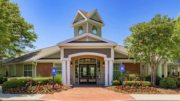 Signature at Sugarloaf: Luxury apartment with modern design in Duluth, GA