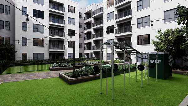 courtyard at The Boulevard Apartments