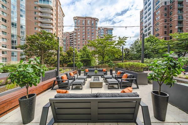 fire pit/patio at Elofts Apartments