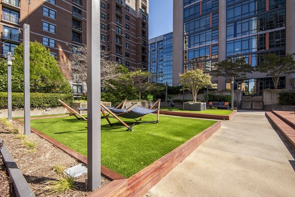Patio with stylish outdoor seating at Elofts Apartments