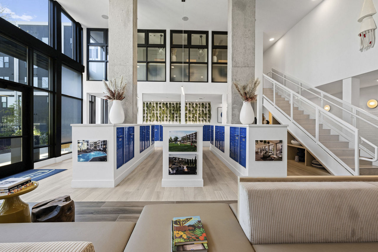 Lobby at Elan Loso (2 of 2)