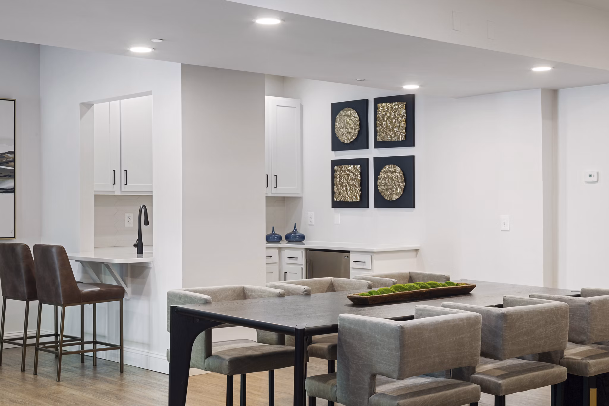 dining area at Highlands at Hudson Apartments